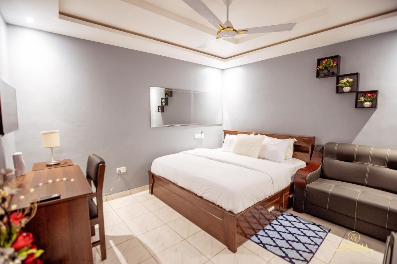 Bella Ella Hotel & Event Center Kasoa Esterno foto