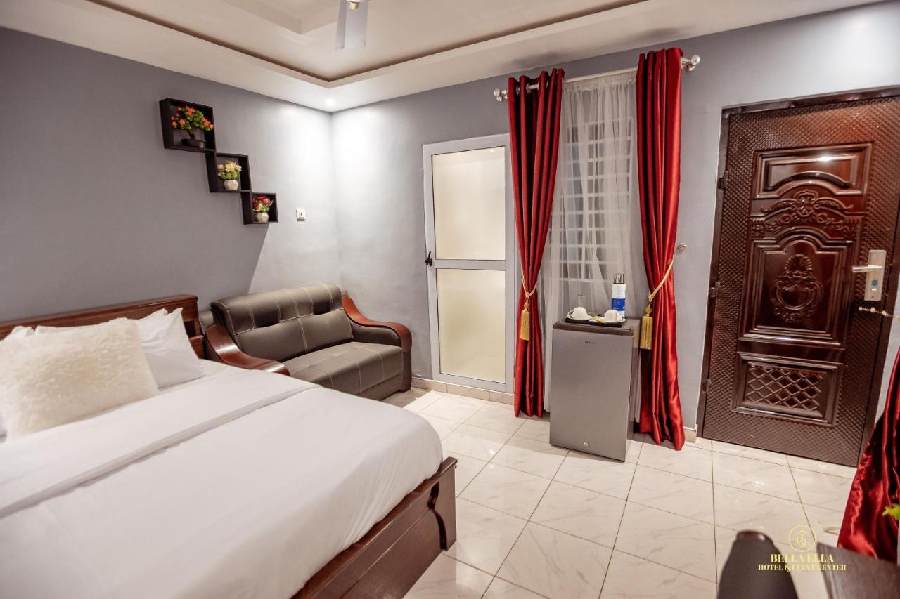 Bella Ella Hotel & Event Center Kasoa Esterno foto